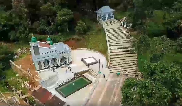 Touring Ziarah Dan Berdoa Makam Syekh Maulana Maghribi Di Wonobodro